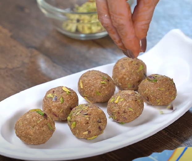 Gondh Laddu | Traditional Gond Laddu | Healthy Nutritious Laddus