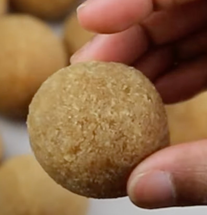 Coconut Laddu | Dry Coconut Laddu | Traditional Coconut Sweet